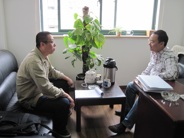 監(jiān)測(cè)部員工接待客戶